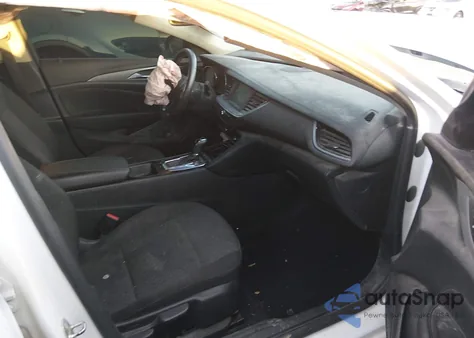 2018 Buick Regal Sportback Preferred z USA, uszkodzony, nr VIN W04GL6SX7J1130592